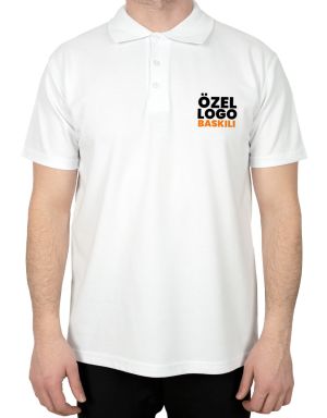 Zarif ve şık: Beyaz renk logo baskılı polo yaka kısa kollu tişört