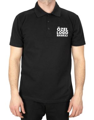 Sadelik ve zarafet: Siyah renk logo desenli polo yaka tişört